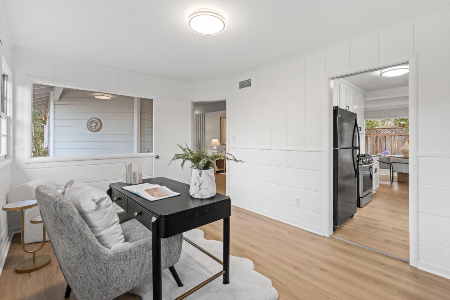 Detail Gallery Image 24 of 75 For 332 Camino Al Lago, Menlo Park,  CA 94027 - 3 Beds | 2 Baths