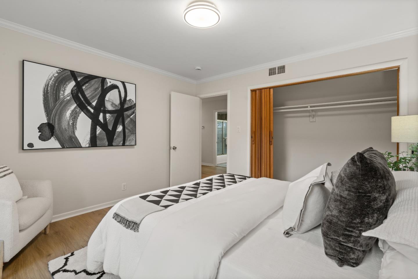 Detail Gallery Image 28 of 75 For 332 Camino Al Lago, Menlo Park,  CA 94027 - 3 Beds | 2 Baths