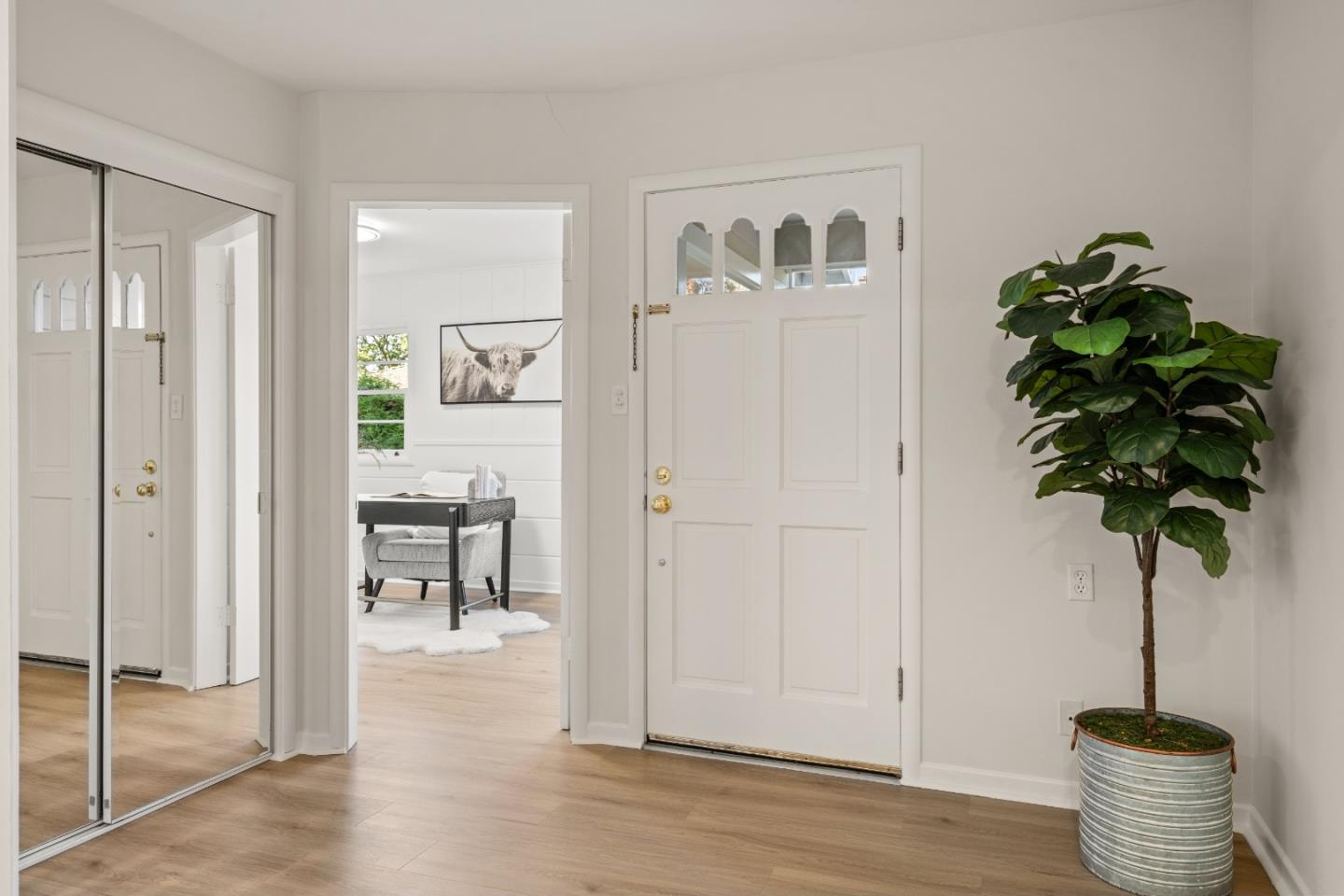 Detail Gallery Image 4 of 75 For 332 Camino Al Lago, Menlo Park,  CA 94027 - 3 Beds | 2 Baths