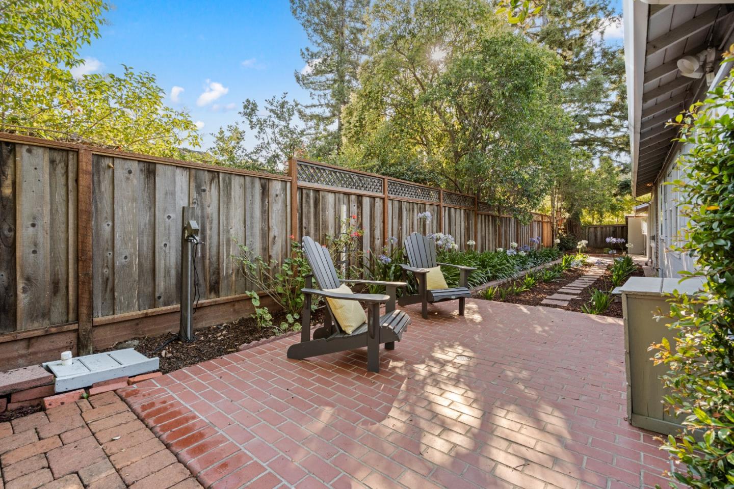 Detail Gallery Image 42 of 75 For 332 Camino Al Lago, Menlo Park,  CA 94027 - 3 Beds | 2 Baths