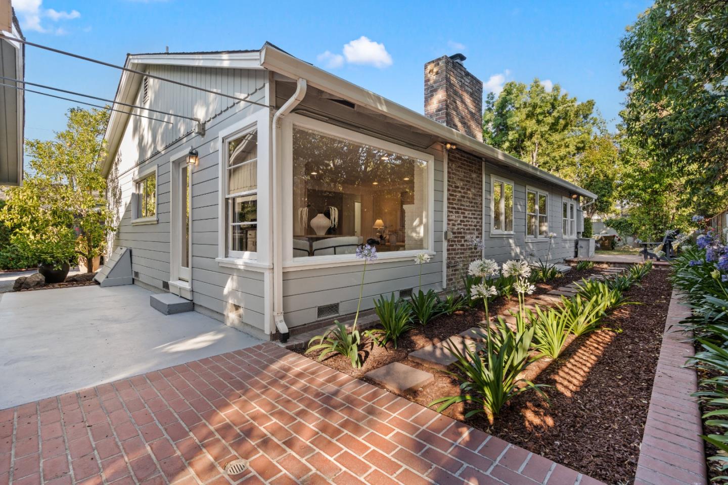 Detail Gallery Image 43 of 75 For 332 Camino Al Lago, Menlo Park,  CA 94027 - 3 Beds | 2 Baths