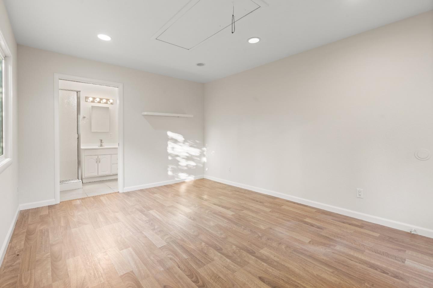 Detail Gallery Image 47 of 75 For 332 Camino Al Lago, Menlo Park,  CA 94027 - 3 Beds | 2 Baths