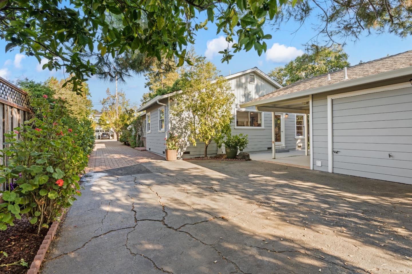Detail Gallery Image 50 of 75 For 332 Camino Al Lago, Menlo Park,  CA 94027 - 3 Beds | 2 Baths