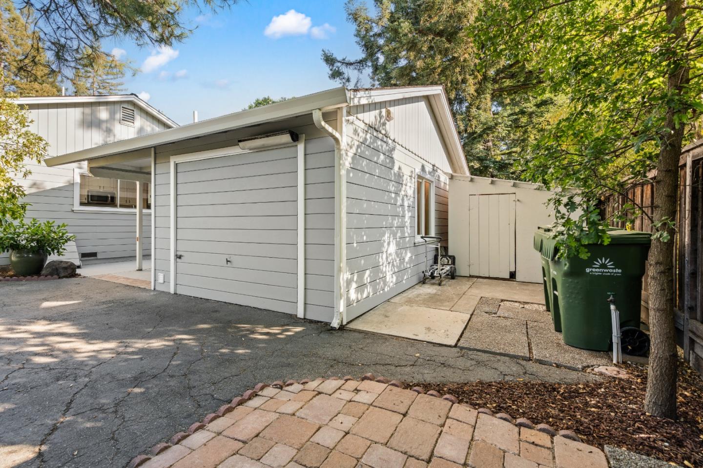 Detail Gallery Image 51 of 75 For 332 Camino Al Lago, Menlo Park,  CA 94027 - 3 Beds | 2 Baths