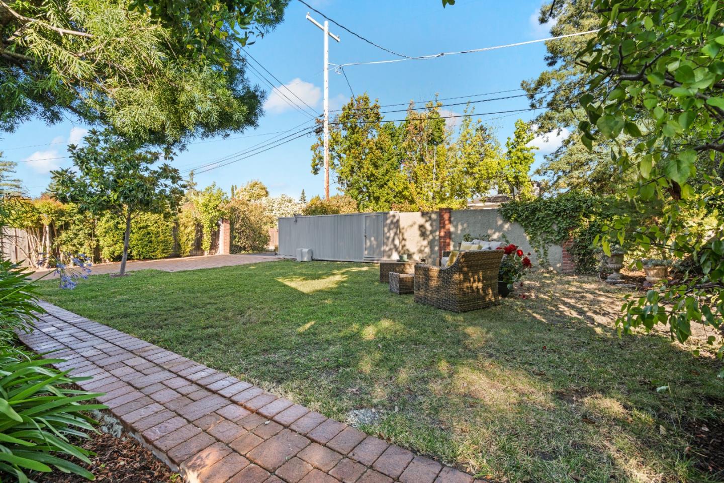Detail Gallery Image 56 of 75 For 332 Camino Al Lago, Menlo Park,  CA 94027 - 3 Beds | 2 Baths