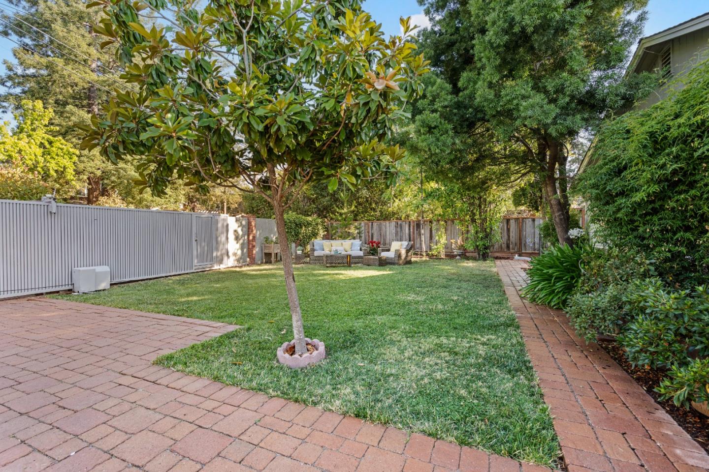 Detail Gallery Image 57 of 75 For 332 Camino Al Lago, Menlo Park,  CA 94027 - 3 Beds | 2 Baths