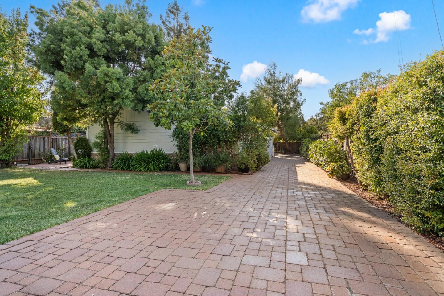 Detail Gallery Image 58 of 75 For 332 Camino Al Lago, Menlo Park,  CA 94027 - 3 Beds | 2 Baths