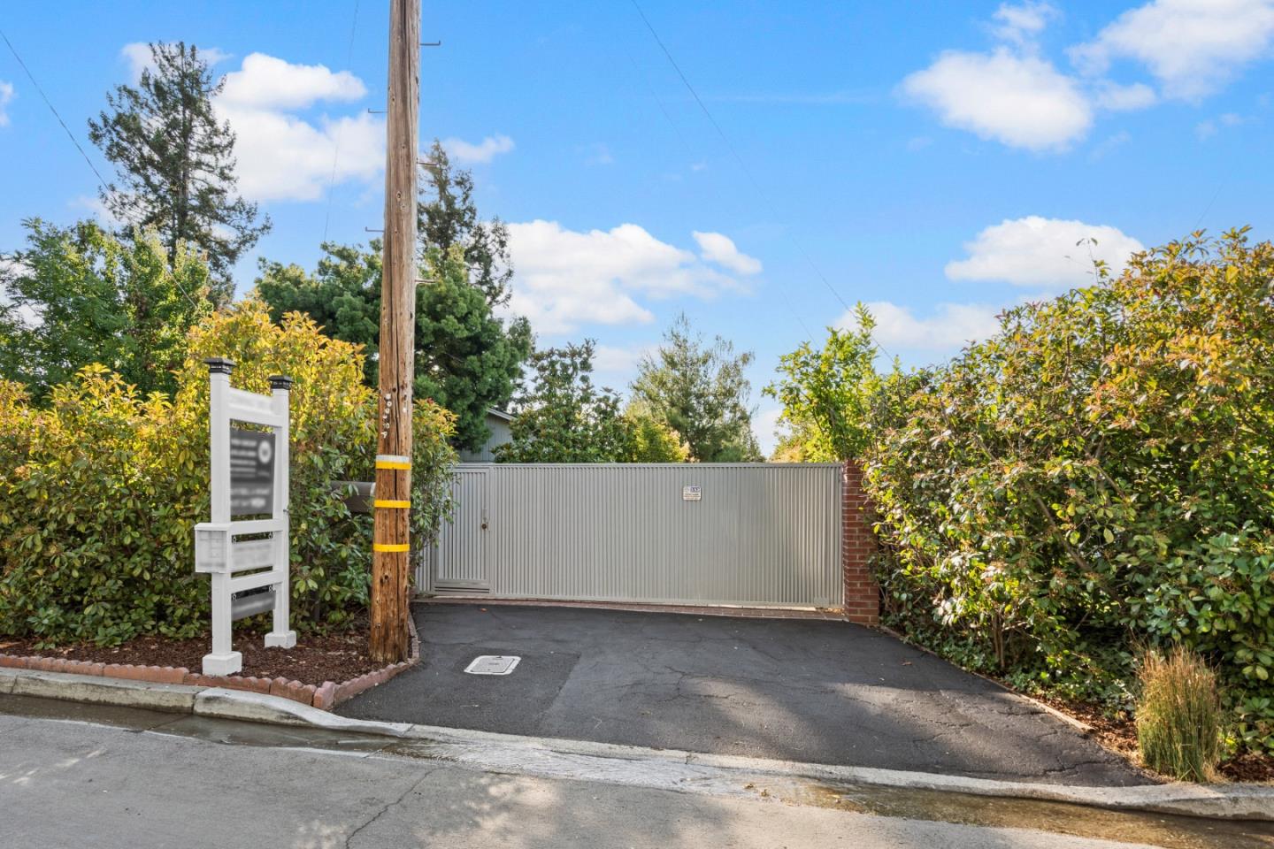 Detail Gallery Image 61 of 75 For 332 Camino Al Lago, Menlo Park,  CA 94027 - 3 Beds | 2 Baths