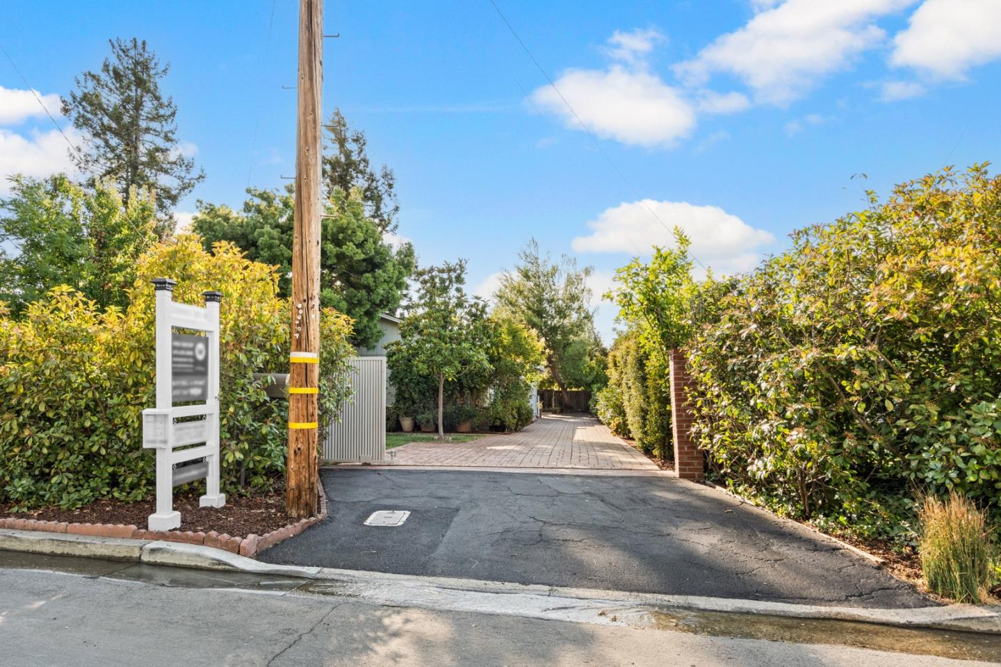 Detail Gallery Image 62 of 75 For 332 Camino Al Lago, Menlo Park,  CA 94027 - 3 Beds | 2 Baths