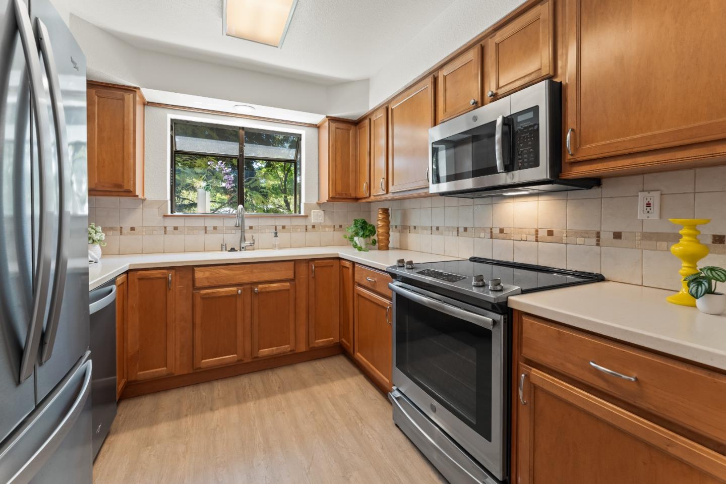 Detail Gallery Image 14 of 34 For 431 Northlake Dr #29,  San Jose,  CA 95117 - 2 Beds | 2 Baths