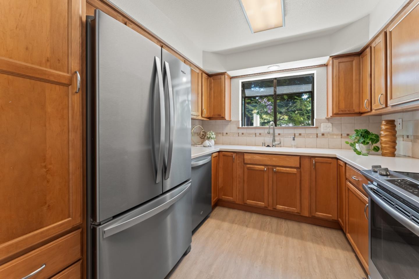 Detail Gallery Image 15 of 34 For 431 Northlake Dr #29,  San Jose,  CA 95117 - 2 Beds | 2 Baths