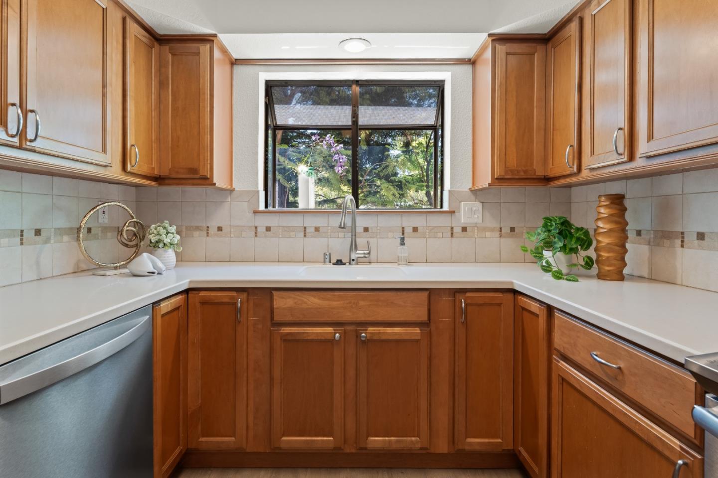 Detail Gallery Image 16 of 34 For 431 Northlake Dr #29,  San Jose,  CA 95117 - 2 Beds | 2 Baths