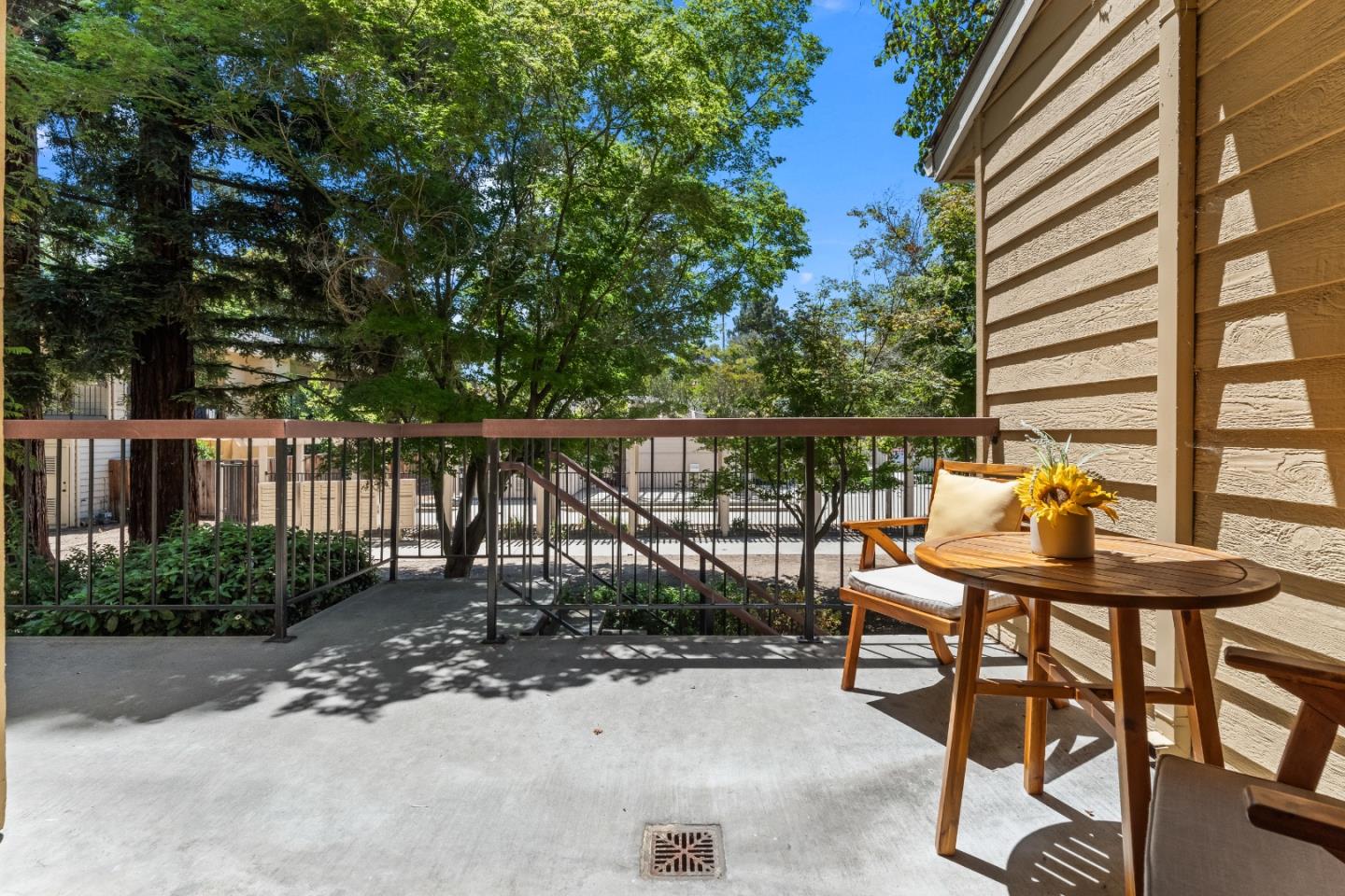 Detail Gallery Image 2 of 34 For 431 Northlake Dr #29,  San Jose,  CA 95117 - 2 Beds | 2 Baths