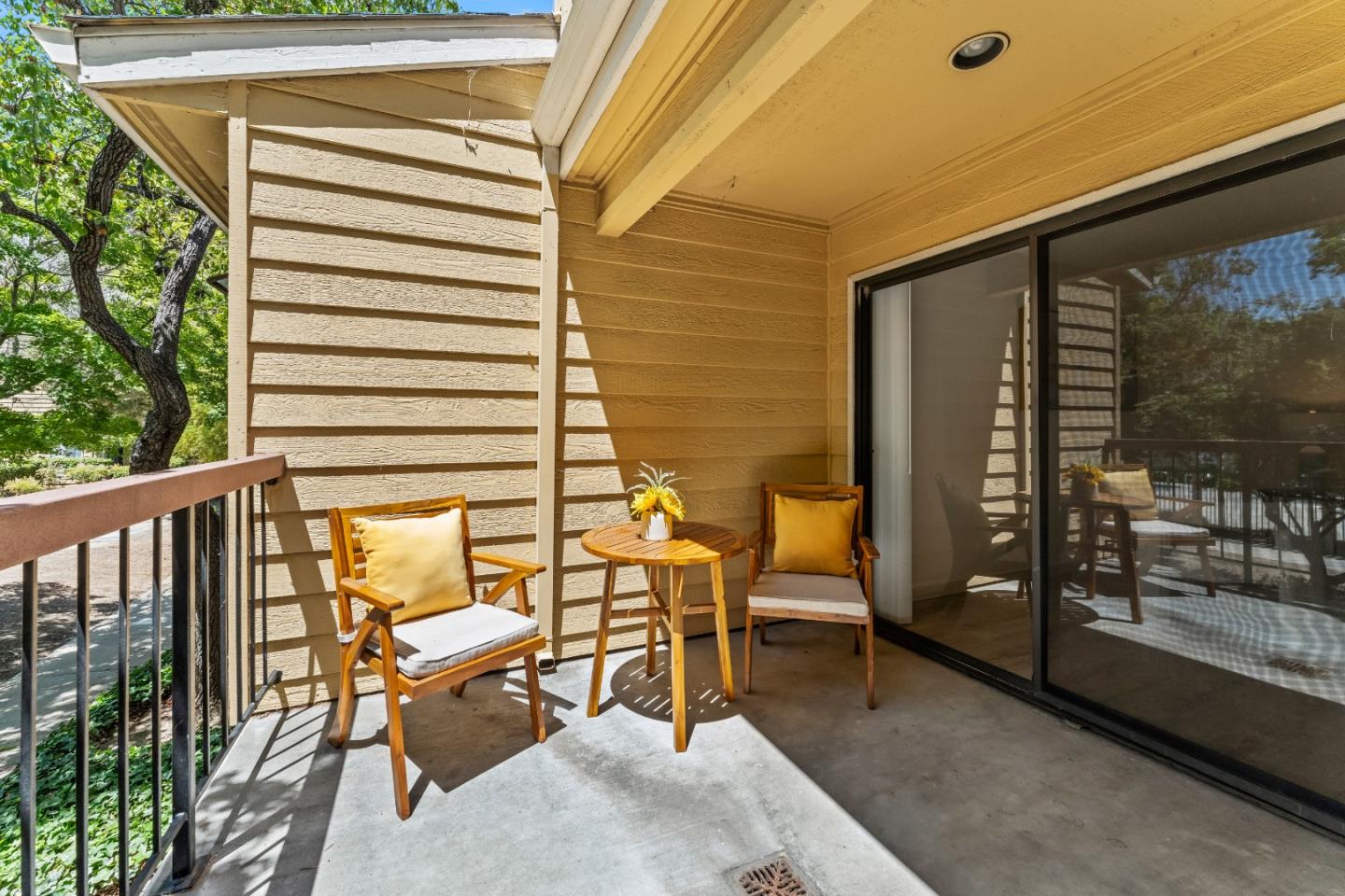 Detail Gallery Image 3 of 34 For 431 Northlake Dr #29,  San Jose,  CA 95117 - 2 Beds | 2 Baths