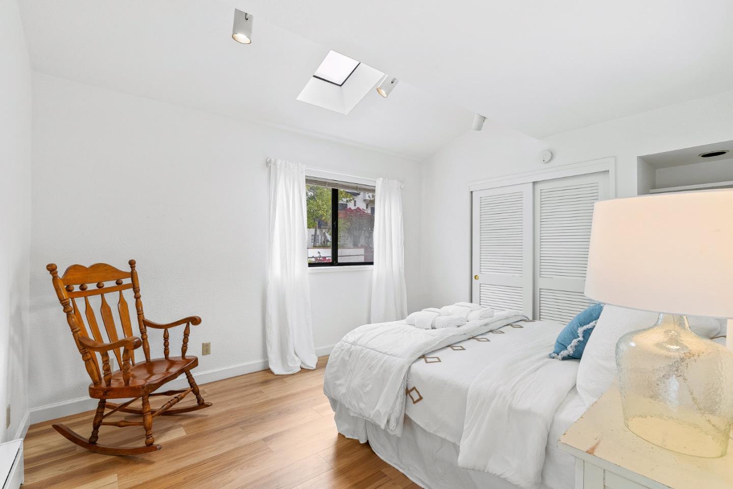 Detail Gallery Image 16 of 31 For 303 Cherry Ave, Capitola,  CA 95010 - 3 Beds | 2/1 Baths