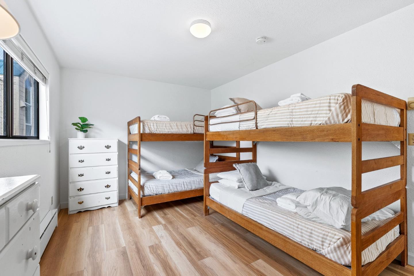 Detail Gallery Image 18 of 31 For 303 Cherry Ave, Capitola,  CA 95010 - 3 Beds | 2/1 Baths