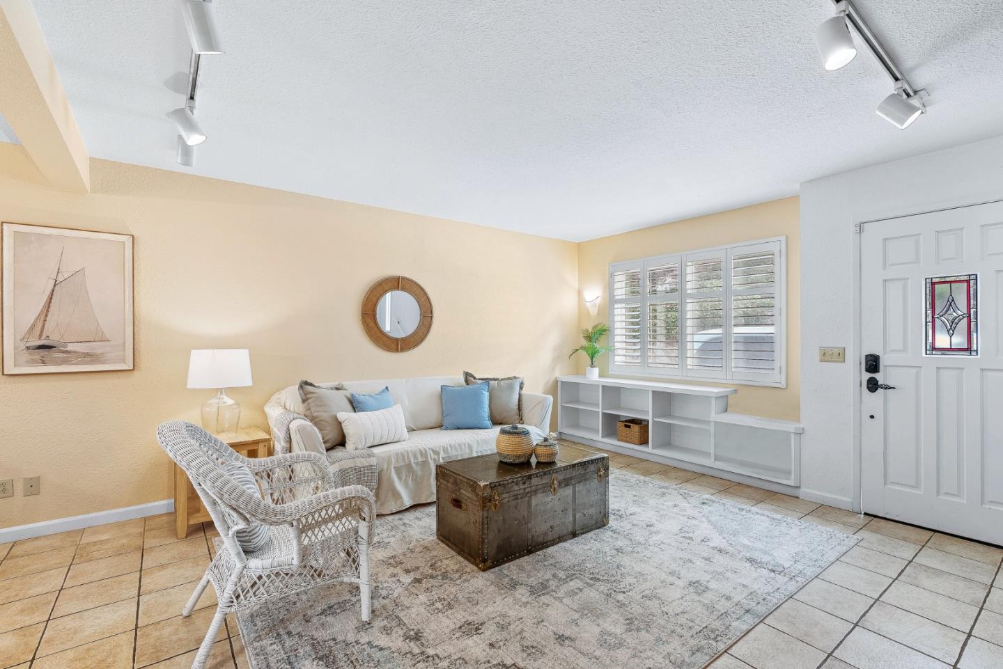 Detail Gallery Image 3 of 31 For 303 Cherry Ave, Capitola,  CA 95010 - 3 Beds | 2/1 Baths