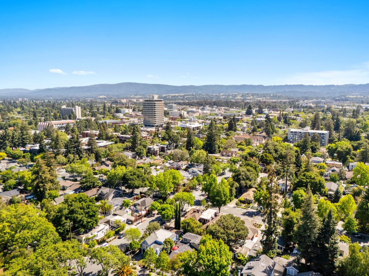 Detail Gallery Image 130 of 139 For 251 Middlefield Rd, Palo Alto,  CA 94301 - 11 Beds | 9/1 Baths