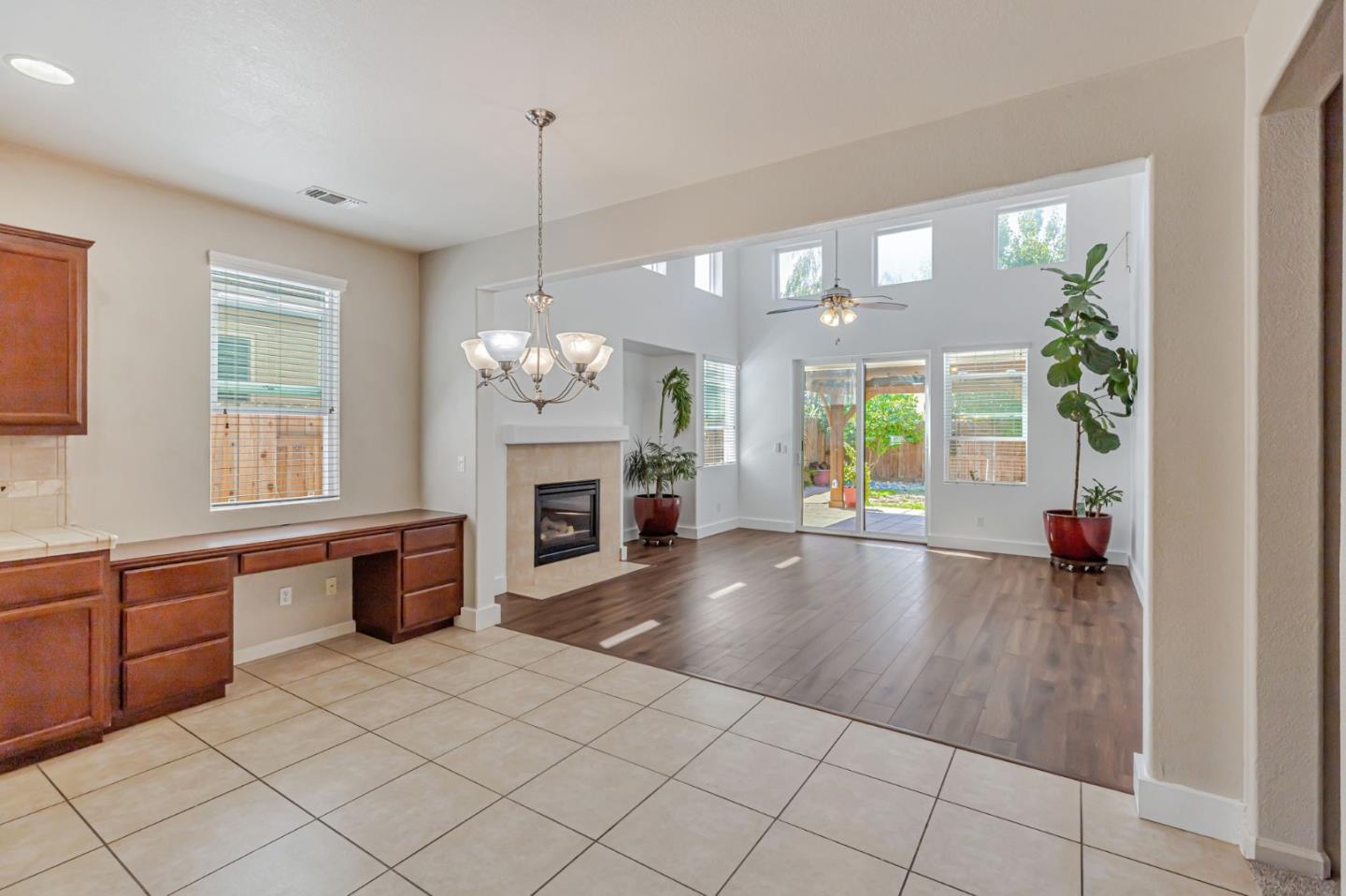 Detail Gallery Image 6 of 36 For 3760 Mirtoon Sea Ave, Sacramento,  CA 95834 - 4 Beds | 3 Baths