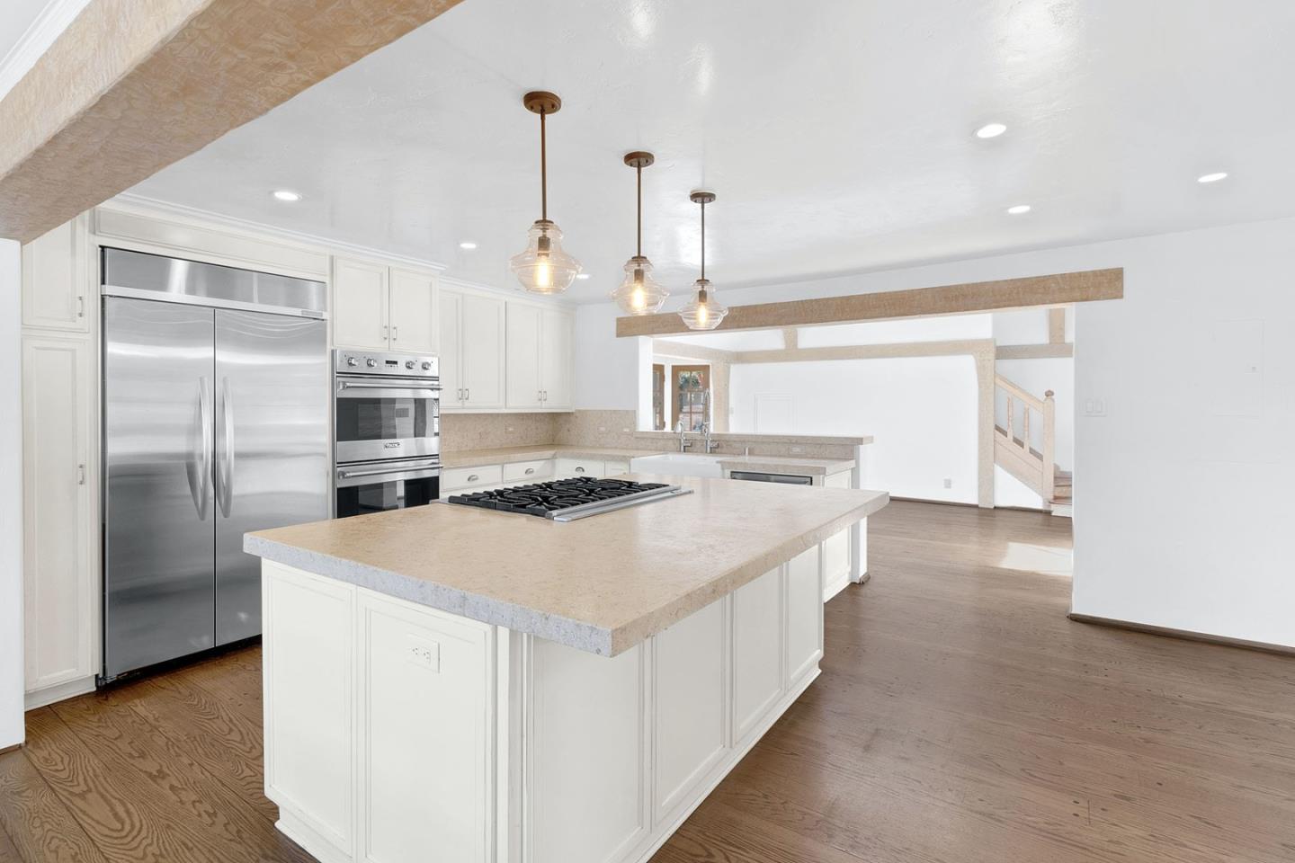 Detail Gallery Image 11 of 58 For 8 Los Laureles Ave, Salinas,  CA 93901 - 7 Beds | 5/1 Baths
