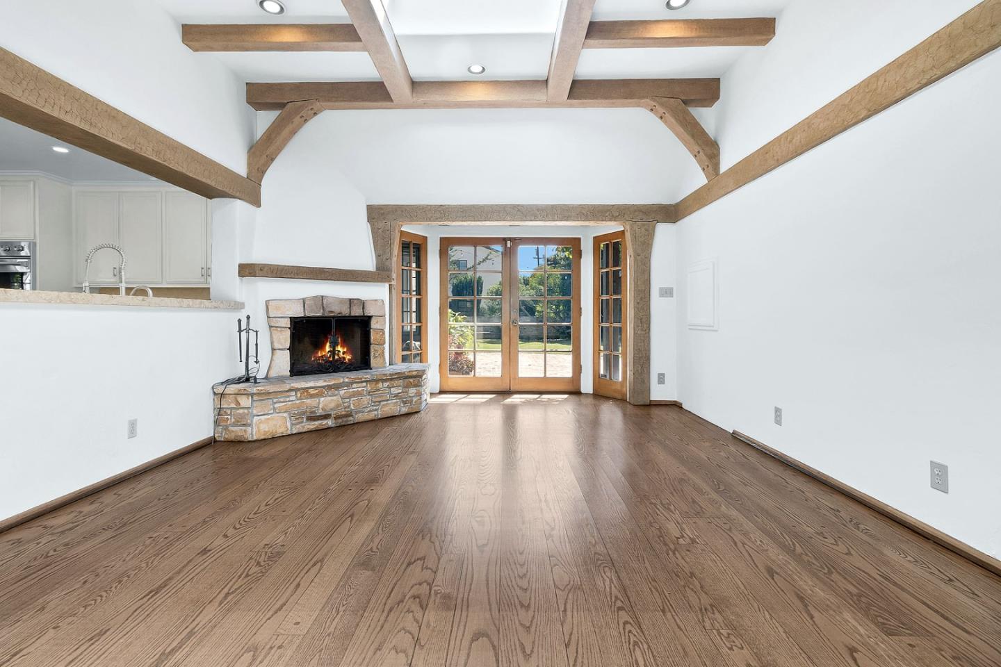 Detail Gallery Image 16 of 58 For 8 Los Laureles Ave, Salinas,  CA 93901 - 7 Beds | 5/1 Baths