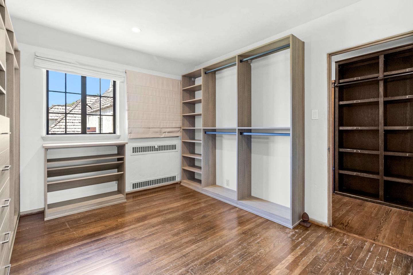 Detail Gallery Image 26 of 58 For 8 Los Laureles Ave, Salinas,  CA 93901 - 7 Beds | 5/1 Baths