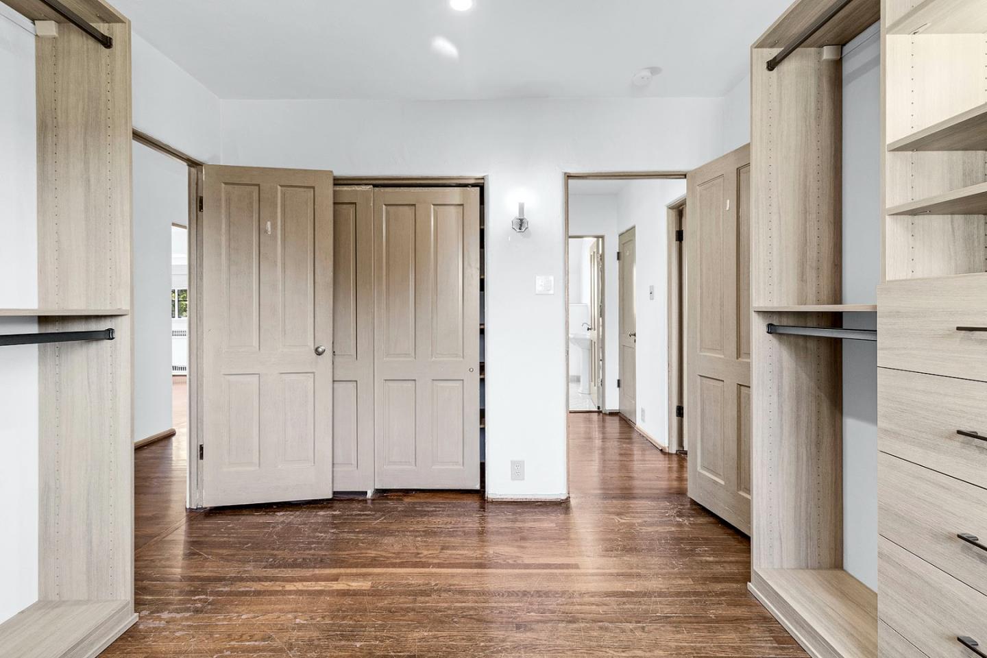Detail Gallery Image 27 of 58 For 8 Los Laureles Ave, Salinas,  CA 93901 - 7 Beds | 5/1 Baths