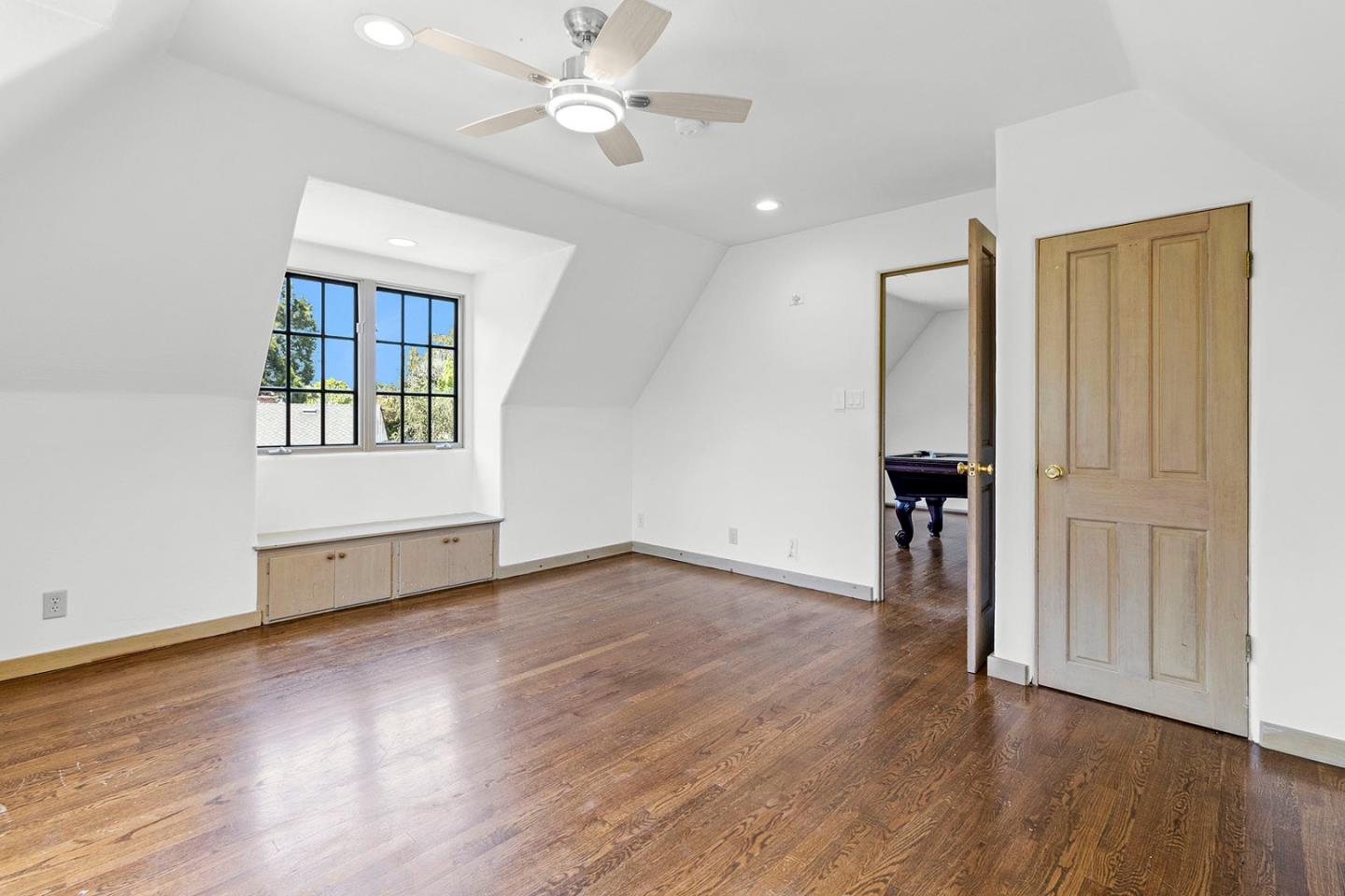 Detail Gallery Image 33 of 58 For 8 Los Laureles Ave, Salinas,  CA 93901 - 7 Beds | 5/1 Baths