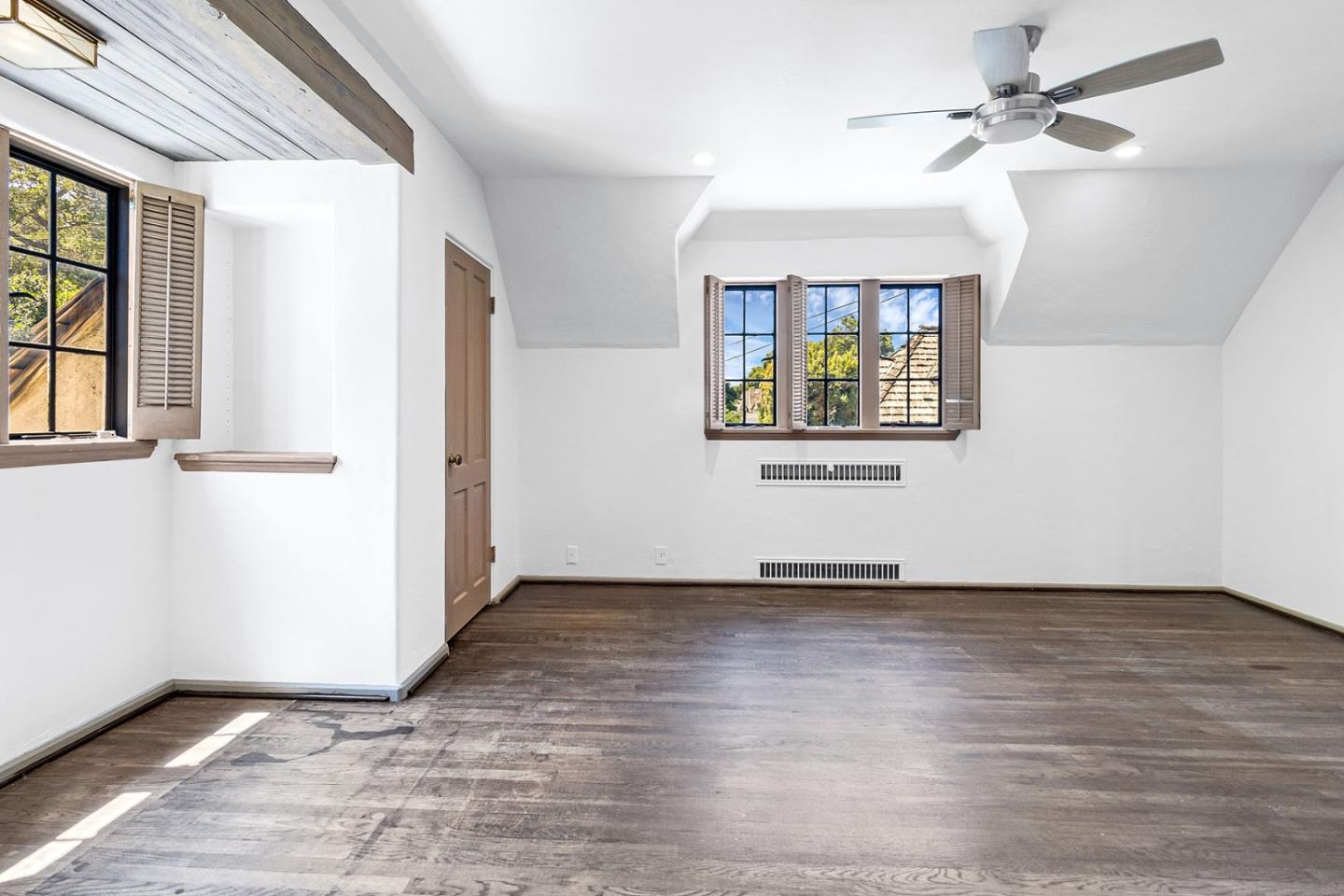Detail Gallery Image 34 of 58 For 8 Los Laureles Ave, Salinas,  CA 93901 - 7 Beds | 5/1 Baths