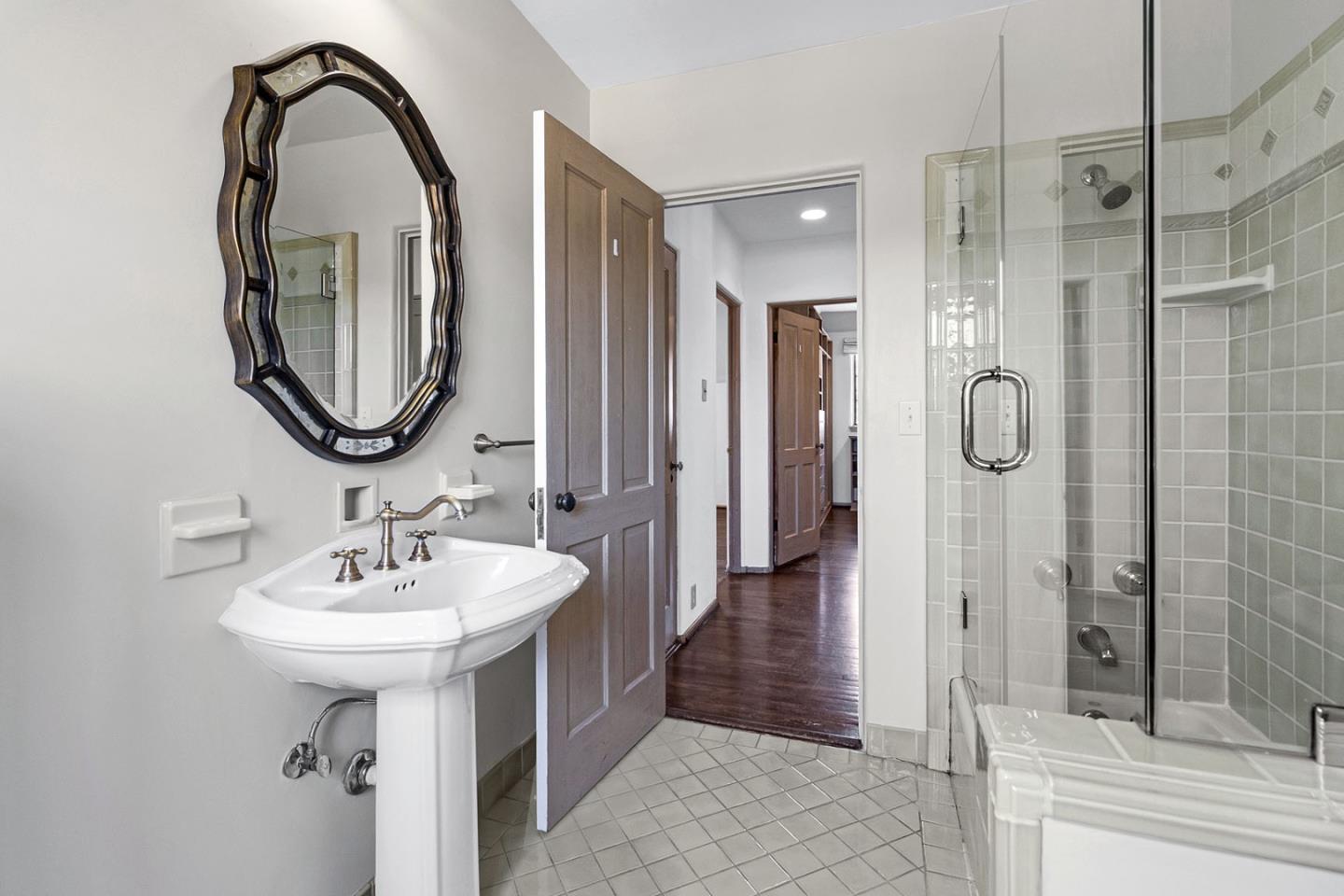 Detail Gallery Image 36 of 58 For 8 Los Laureles Ave, Salinas,  CA 93901 - 7 Beds | 5/1 Baths