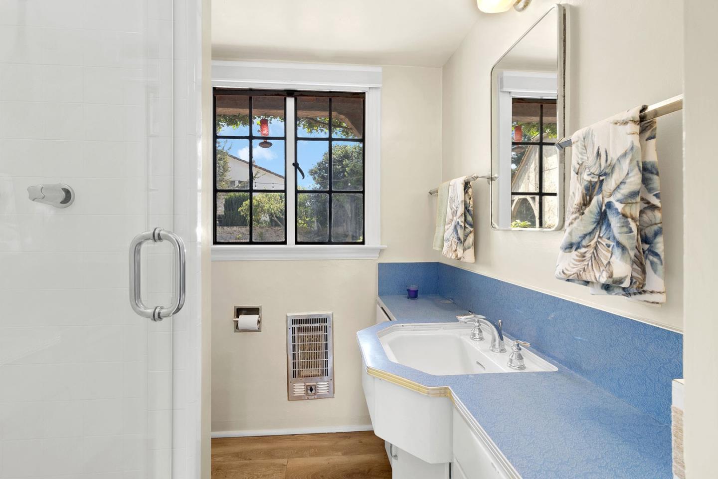 Detail Gallery Image 39 of 58 For 8 Los Laureles Ave, Salinas,  CA 93901 - 7 Beds | 5/1 Baths