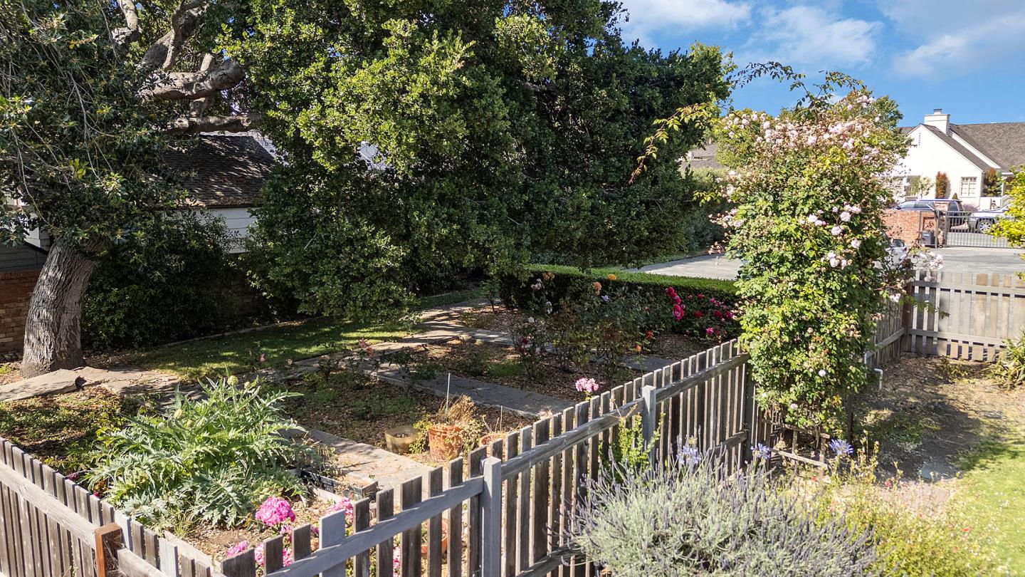Detail Gallery Image 41 of 58 For 8 Los Laureles Ave, Salinas,  CA 93901 - 7 Beds | 5/1 Baths