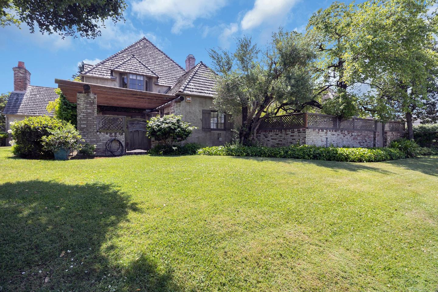 Detail Gallery Image 47 of 58 For 8 Los Laureles Ave, Salinas,  CA 93901 - 7 Beds | 5/1 Baths