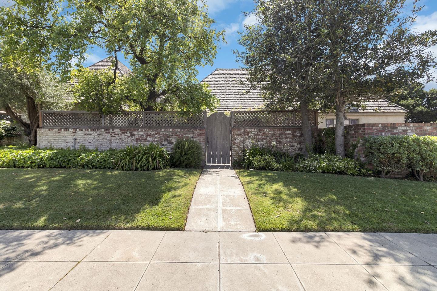 Detail Gallery Image 48 of 58 For 8 Los Laureles Ave, Salinas,  CA 93901 - 7 Beds | 5/1 Baths