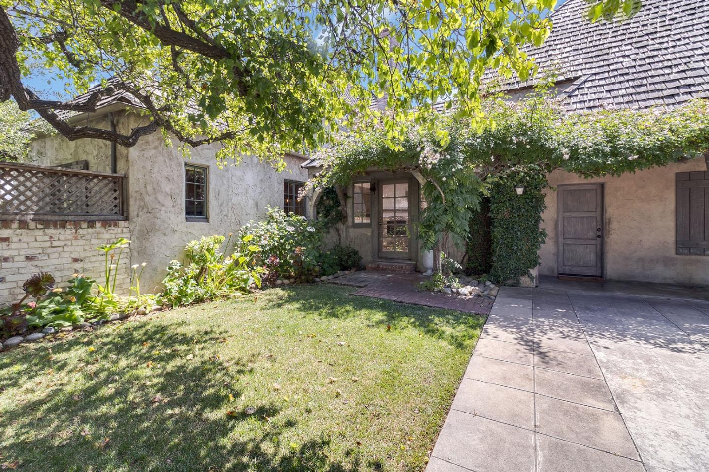 Detail Gallery Image 49 of 58 For 8 Los Laureles Ave, Salinas,  CA 93901 - 7 Beds | 5/1 Baths