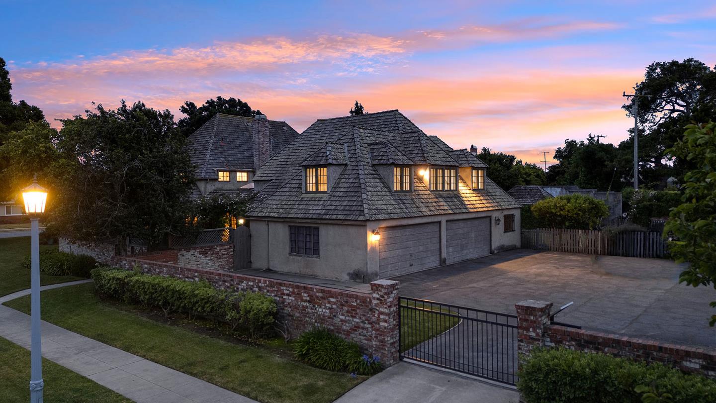 Detail Gallery Image 52 of 58 For 8 Los Laureles Ave, Salinas,  CA 93901 - 7 Beds | 5/1 Baths