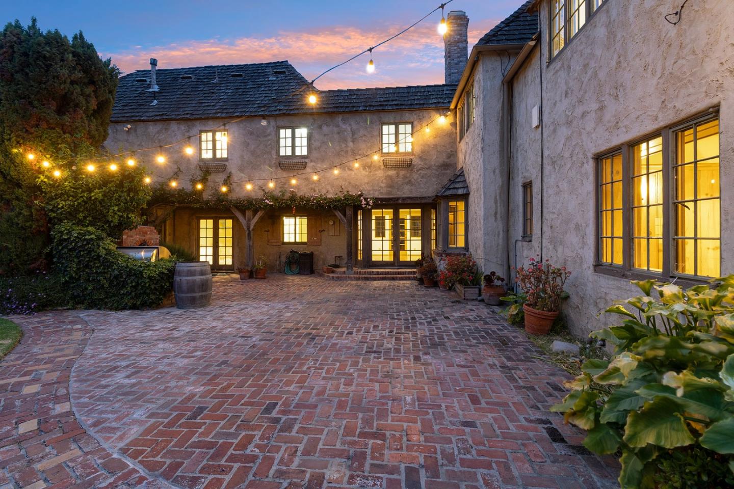 Detail Gallery Image 54 of 58 For 8 Los Laureles Ave, Salinas,  CA 93901 - 7 Beds | 5/1 Baths