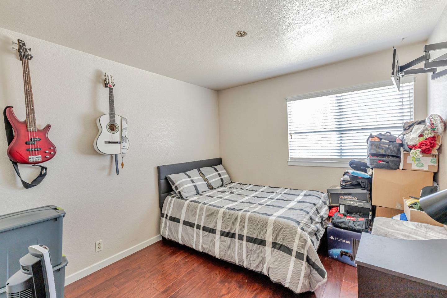 Detail Gallery Image 12 of 27 For 8180 Forest St, Gilroy,  CA 95020 - 3 Beds | 2 Baths