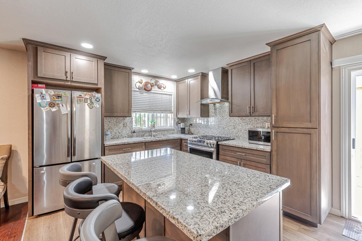 Detail Gallery Image 2 of 27 For 8180 Forest St, Gilroy,  CA 95020 - 3 Beds | 2 Baths