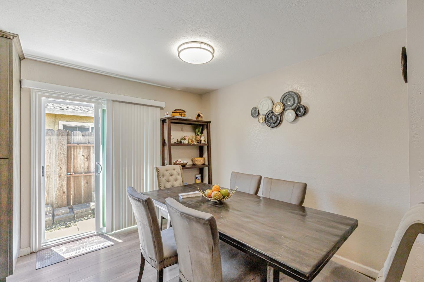 Detail Gallery Image 5 of 27 For 8180 Forest St, Gilroy,  CA 95020 - 3 Beds | 2 Baths