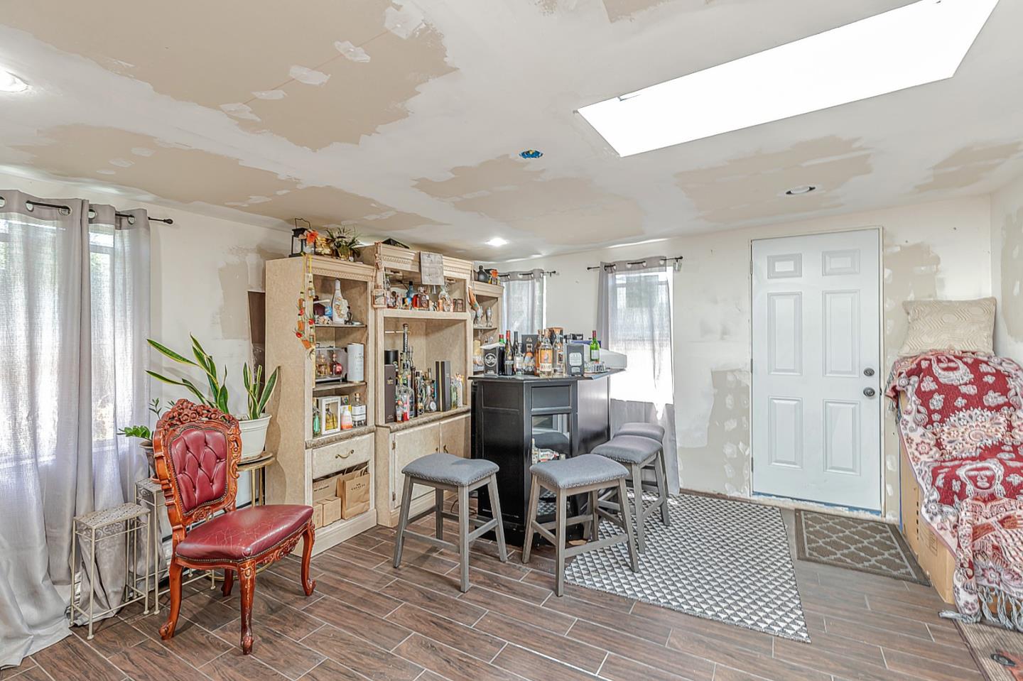 Detail Gallery Image 6 of 27 For 8180 Forest St, Gilroy,  CA 95020 - 3 Beds | 2 Baths