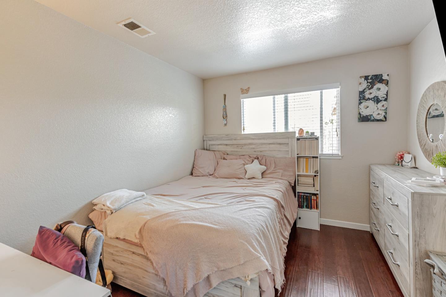 Detail Gallery Image 9 of 27 For 8180 Forest St, Gilroy,  CA 95020 - 3 Beds | 2 Baths