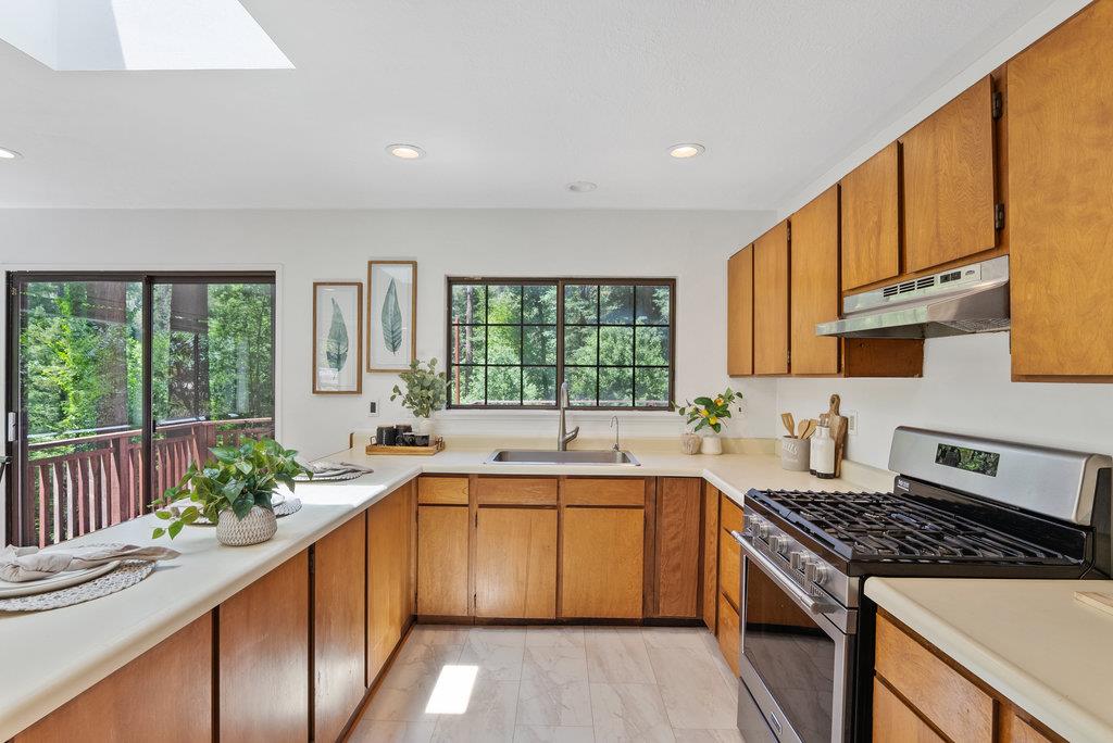 Detail Gallery Image 15 of 44 For 1116 Lakeside Dr, Felton,  CA 95018 - 3 Beds | 2 Baths
