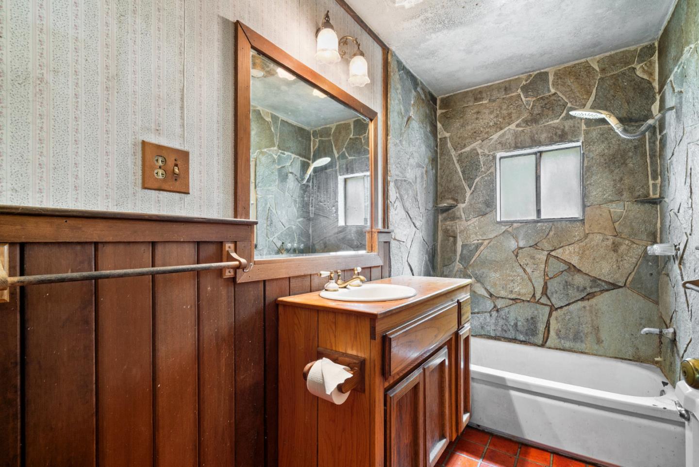 Detail Gallery Image 19 of 39 For 294 Ice Cream Grade, Santa Cruz,  CA 95060 - 2 Beds | 1 Baths
