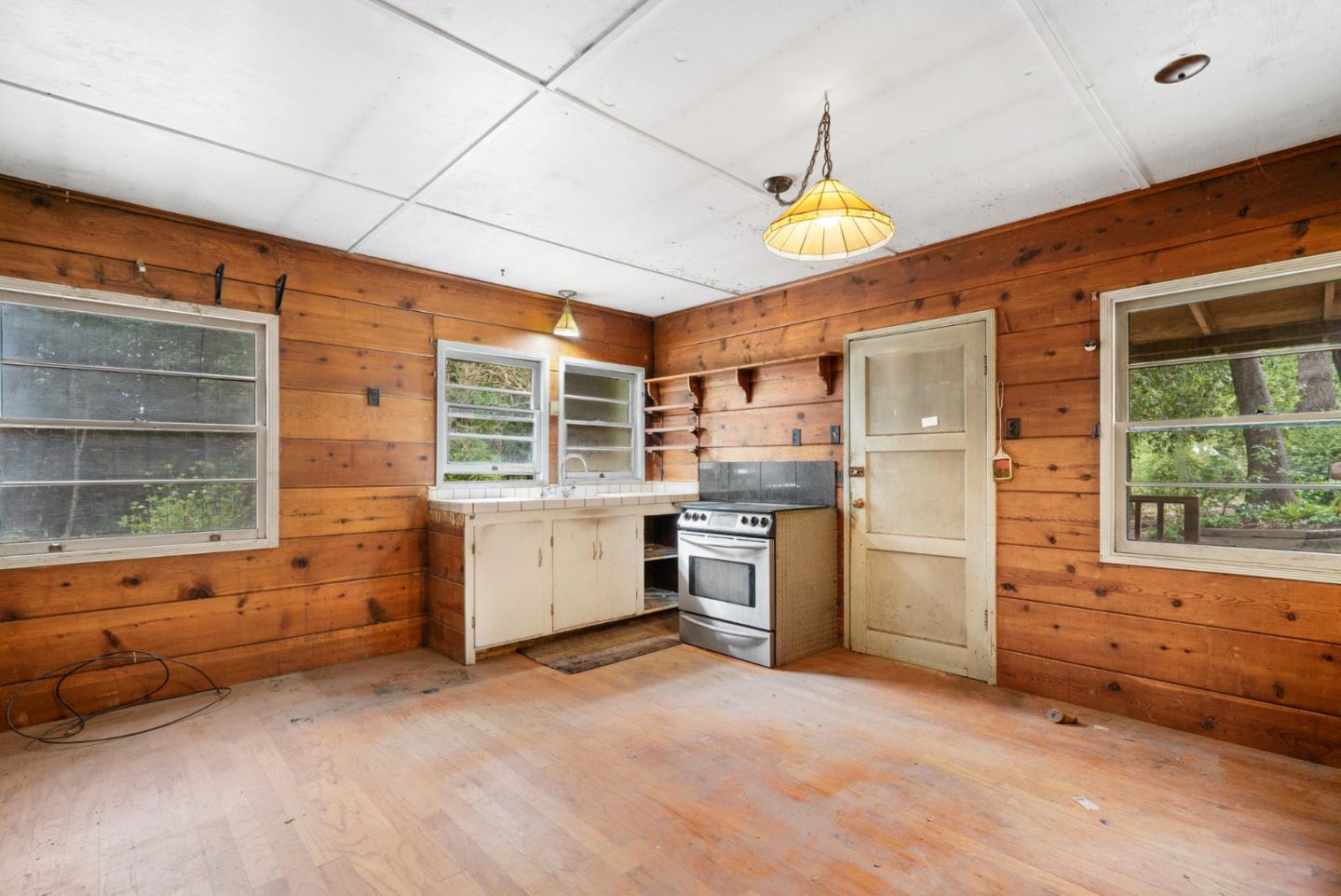 Detail Gallery Image 2 of 39 For 294 Ice Cream Grade, Santa Cruz,  CA 95060 - 2 Beds | 1 Baths
