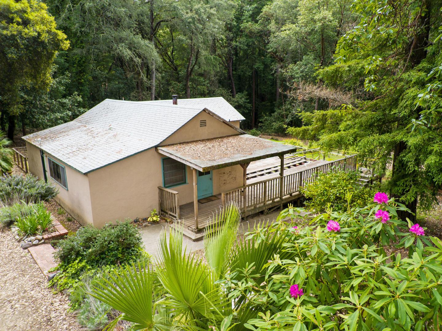 Detail Gallery Image 5 of 39 For 294 Ice Cream Grade, Santa Cruz,  CA 95060 - 2 Beds | 1 Baths