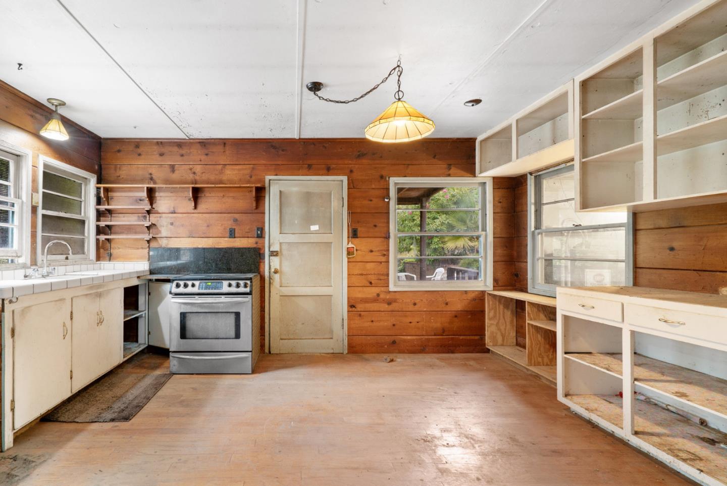 Detail Gallery Image 8 of 39 For 294 Ice Cream Grade, Santa Cruz,  CA 95060 - 2 Beds | 1 Baths