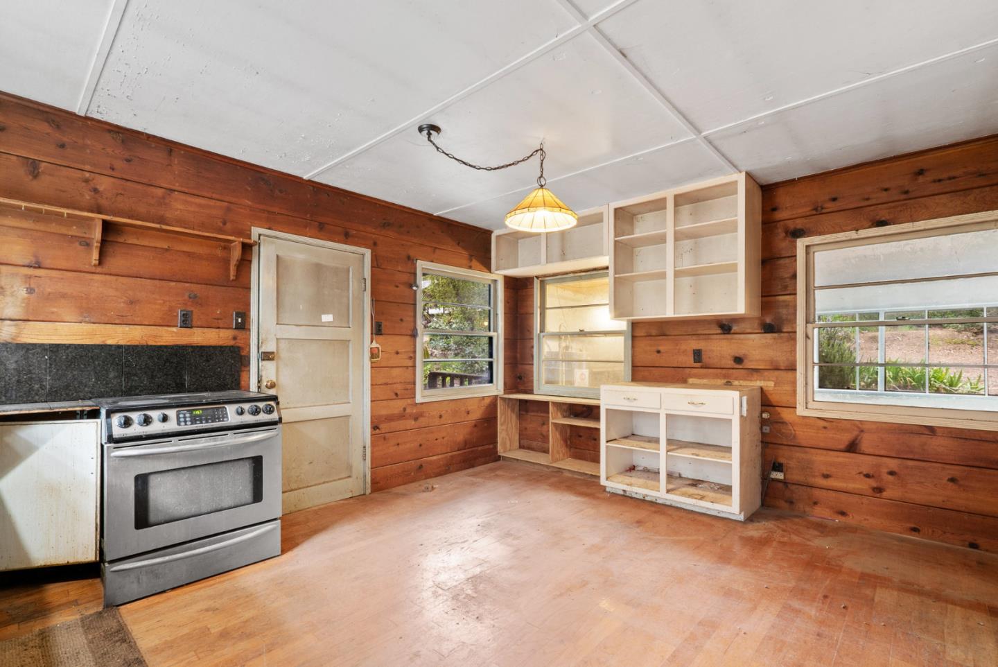 Detail Gallery Image 9 of 39 For 294 Ice Cream Grade, Santa Cruz,  CA 95060 - 2 Beds | 1 Baths