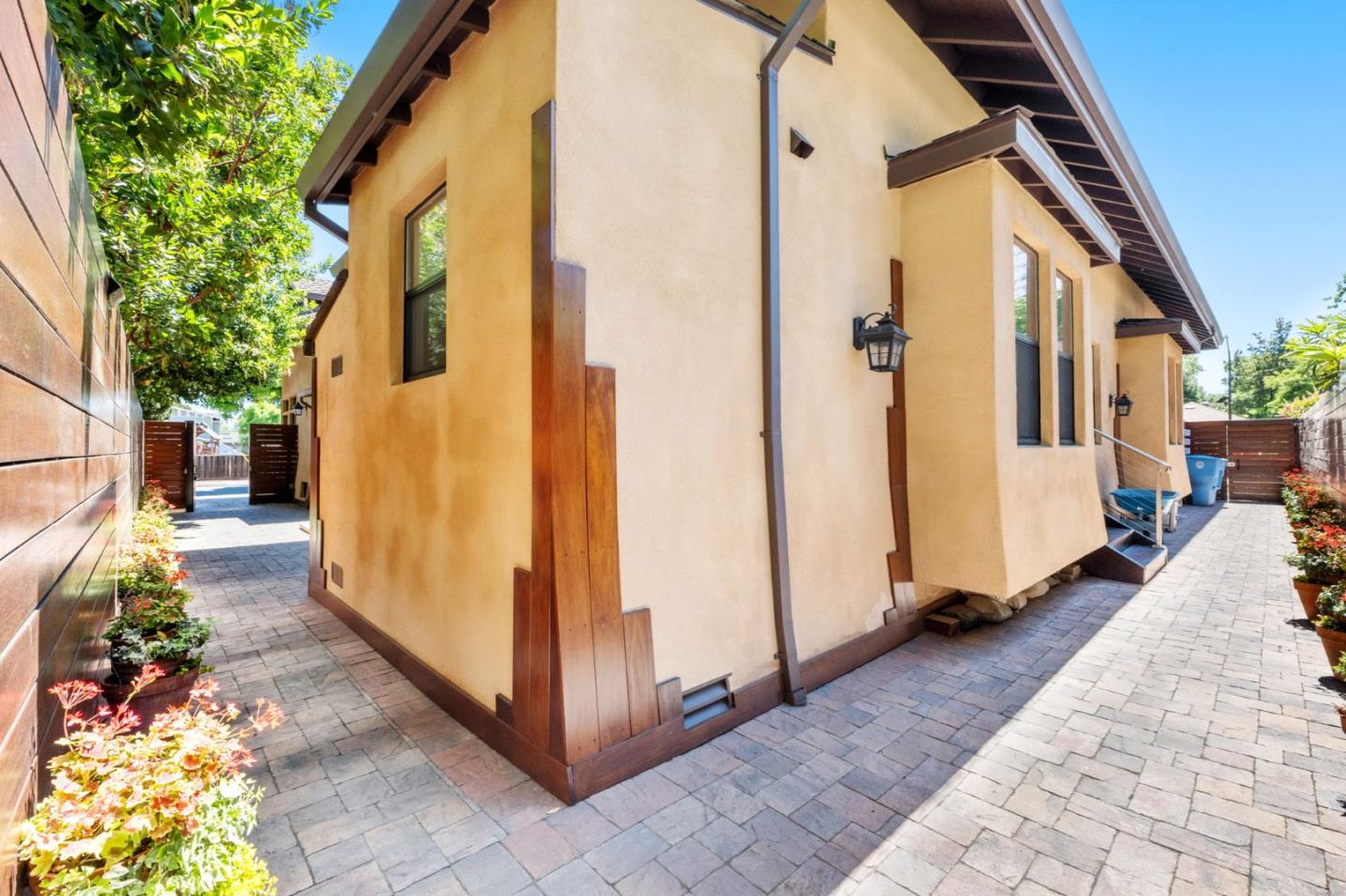 Detail Gallery Image 22 of 139 For 251 Middlefield Rd, Palo Alto,  CA 94301 - – Beds | – Baths