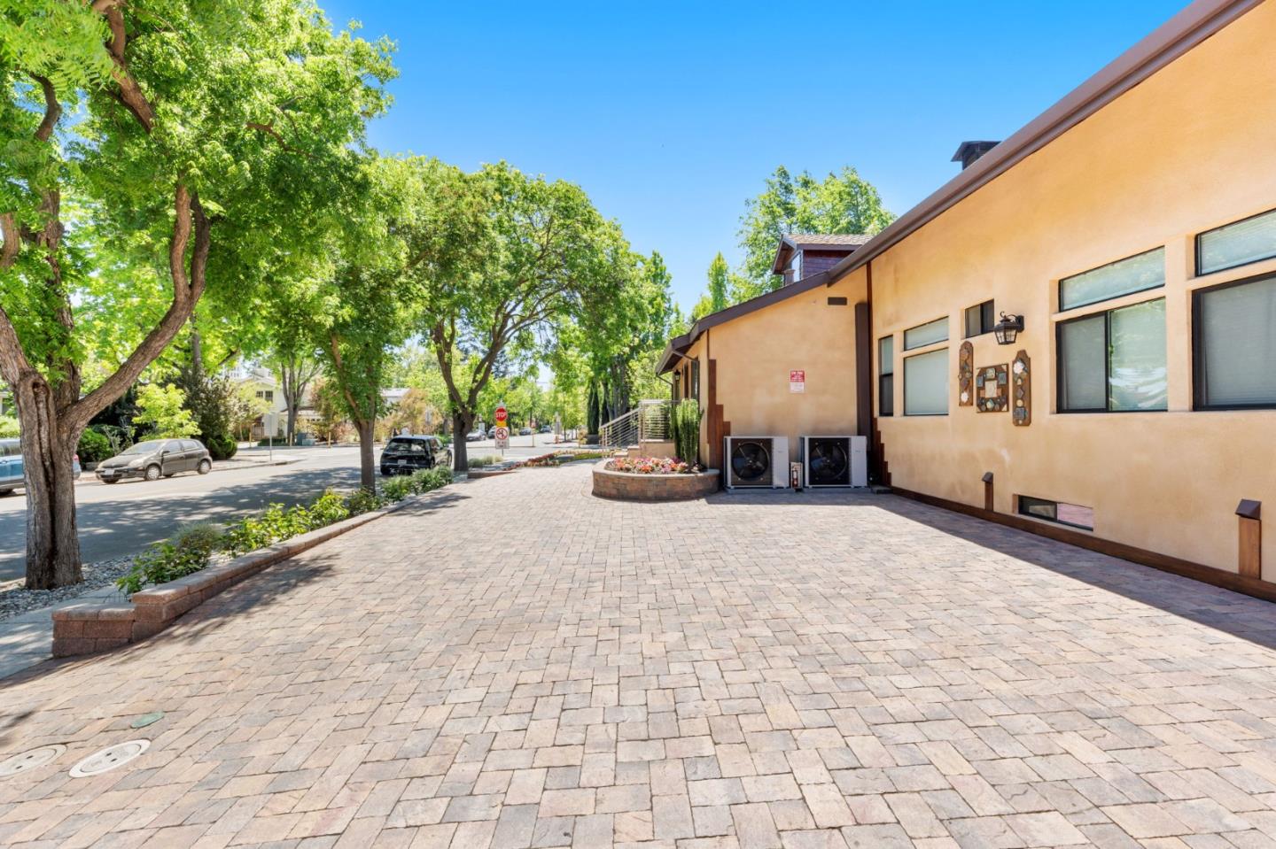 Detail Gallery Image 26 of 139 For 251 Middlefield Rd, Palo Alto,  CA 94301 - – Beds | – Baths
